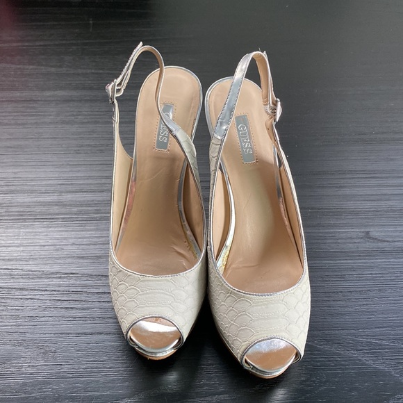 Guess hidden platform heel. - Picture 5 of 6